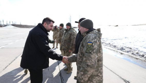 Народепи проведуть моніторинг безпекової ситуації, поспілкуються з військовими, передадуть закуплені напередодні дрони на передові позиції українських військових. Фото: t.me/ypaliychuk