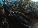 Військові змушені спати на підлозі й харчуватися власним коштом