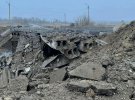 Ситуація на Луганщині   залишається важкою. У Троїцьку внаслідок обстрілу зруйновано міст, пошкоджено житлові будинки. Без жертв