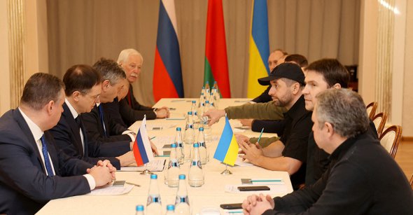 Завершився перший раунд переговорів  України й РФ