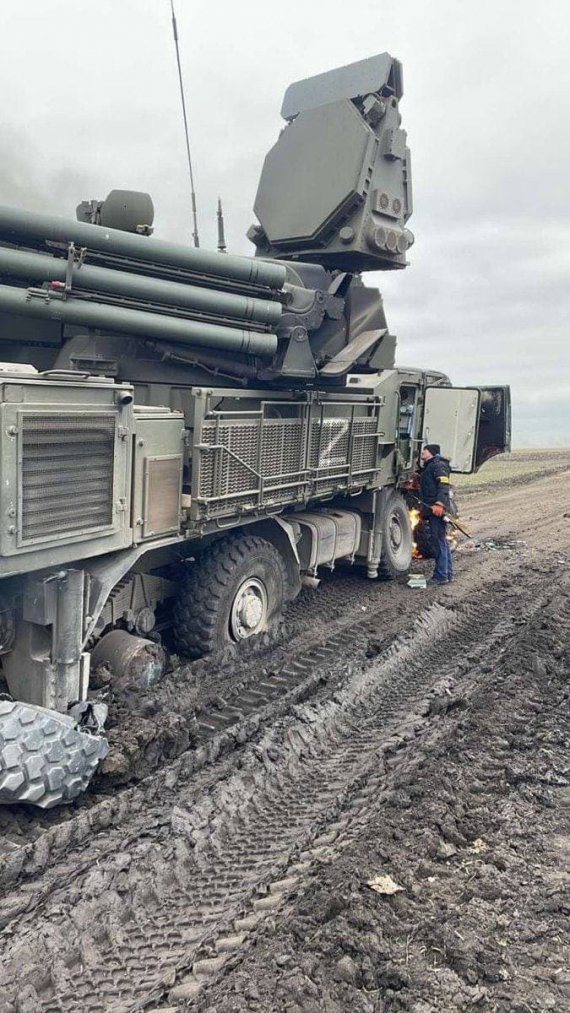 ЗСУ цілий день стежили як війська РФ йшли у напрямку Баштанки, коли вони до неї дійшли й втомилися, українська авіація їх розбомбила. Фото: Київ Оперативний