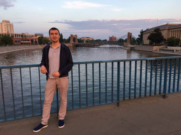 Експерт з міжнародного права Віталій Гутник каже, що керівництво Росії можуть заарештувати в будь-якій з країн, яка визнає юрисдикцію Міжнародного трибуналу, якщо той винесе відповідне рішення