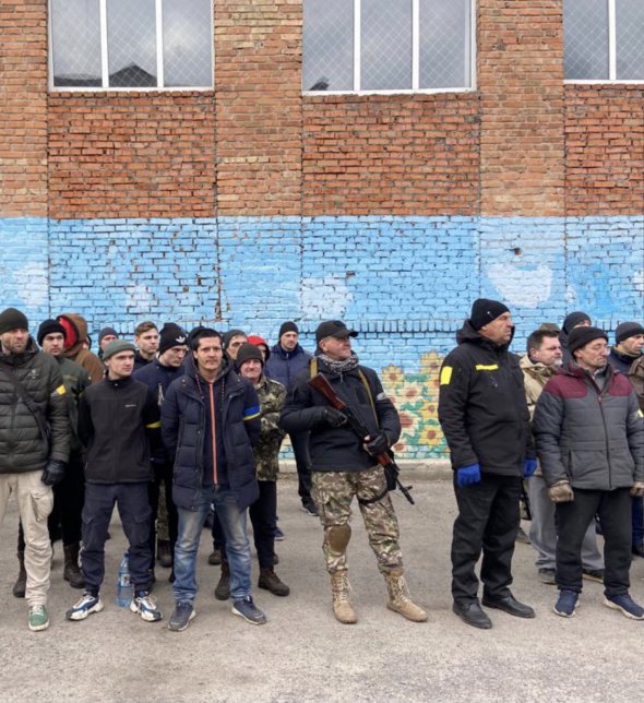 Батальйон територіальної оборони "Скіф", який охороняє Васильків та південний напрямок поблизу столиці, отримав зброю та військове спорядження