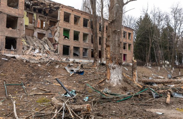  Школа в Василькове под Киевом, уничтоженная российской армией 