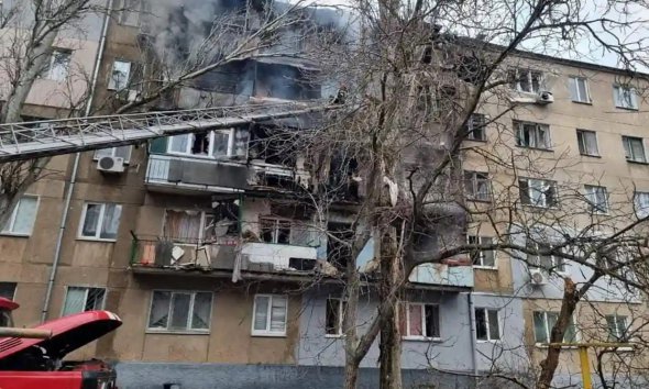 Житловий будинок у Миколаєві, який постраждав від обстрілу 