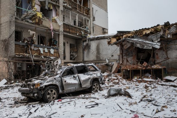 Разбомбленная многоэтажка в Харькове 