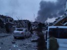 Окупанти атакували Міжнародний центр миротворчості та безпеки у Яворові. Чорний дим після ударів видний здалеку Фото: телеграм-канала "Труха"