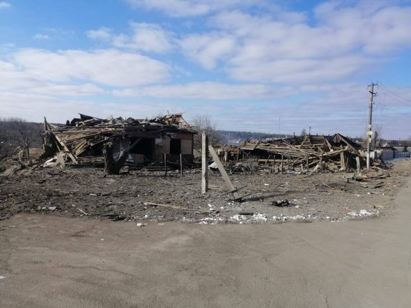 Російські війська завдали авіаудару по селу Комарівка в Бучанському районі