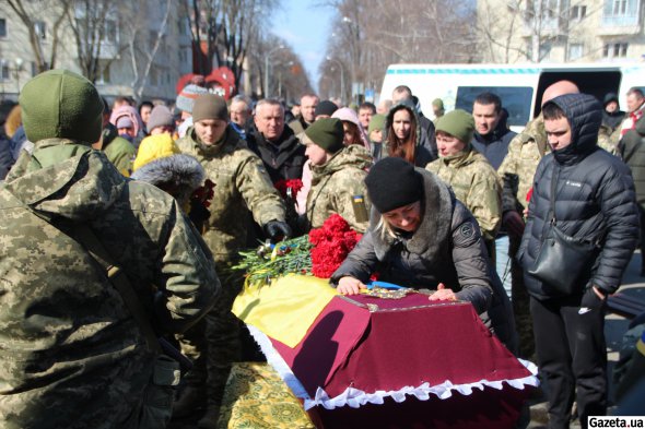 У Полтаві попрощалися із загиблими героями - українськими військовими