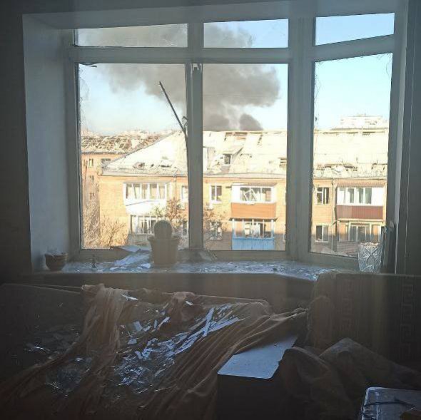 Окупанти вранці знову ударили по житловому району Києва