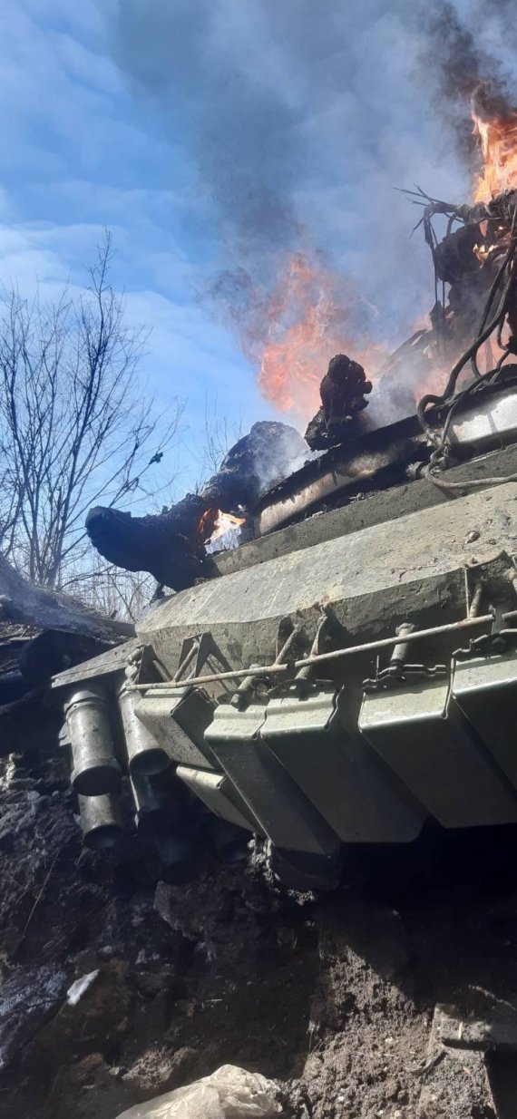 Украинские военные полностью уничтожили колонну оккупантов