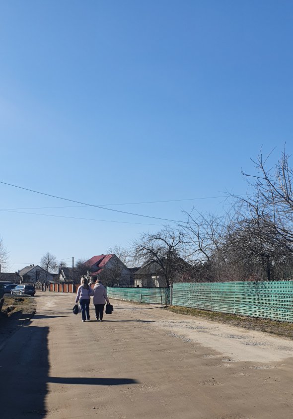 Большинство женщин и детей выехали из деревень после ракетной атаки Яворивского полигона.