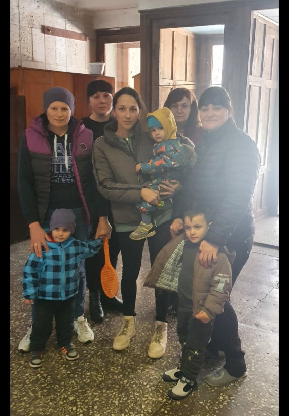 В одному із центрів для вимушених переселенців на Львівщині прийняли 18 дітей. Усіх їх вивезли із територій, де ведуться активні бойові дії проти російських окупантів.