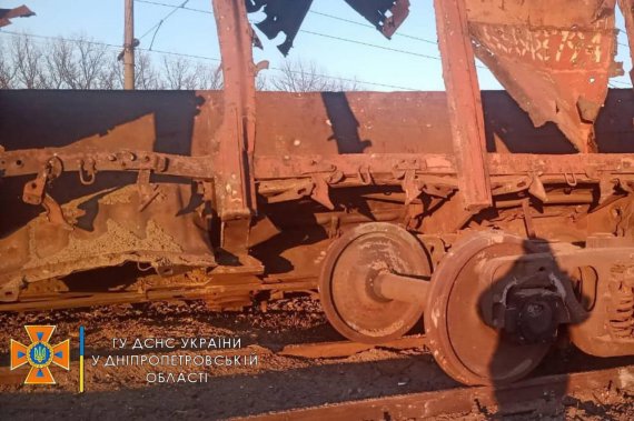 Россияне разбомбили железнодорожную станцию в Павлограде