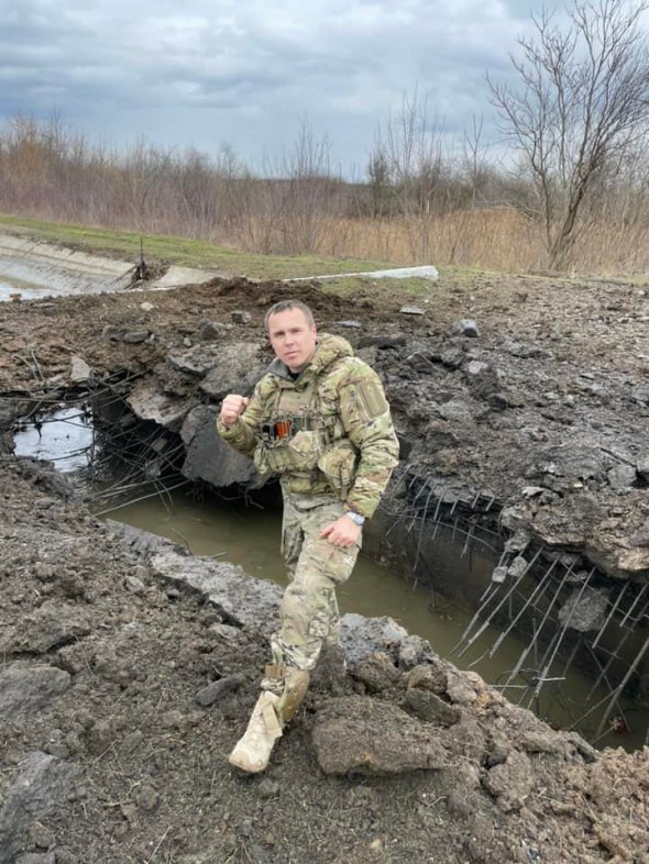 Роман Костенко: "Подивіться на Придністров’я, Абхазію, Південну Осетію. Вони туди зайшли і уже не виходять. Пам’ятаємо повномасштабне вторгнення у Грузію. Зараз вторгнення в Україну. Методи не міняють. А вони в них дуже примітивні. Їхня дипломатія працює тільки за рахунок варварської сили і свого людського ресурсу, який кидають на м’ясо". Фото: Facebook.com/KostenkoRoman  