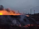 В Лисичанске загорелось нефтяное хранилище.