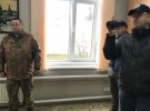 ДБР у Хмельницькому затримало трьох військових, які переправляли чоловіків призовного віку за кордон