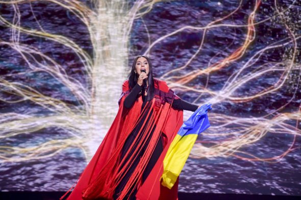 Награду, называемую Superwiktory, Кулеба получил из рук Джамалы