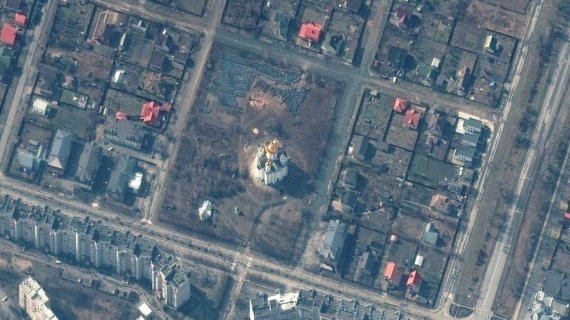 Спутниковый снимок братской могилы в Буче