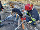 В Бородянке Киевской области вторые сутки подряд разбирают завалы