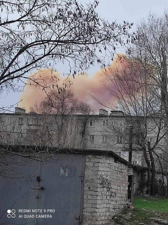 В Луганской области пары от взрыва цистерны с азотной кислотой распространились в районе позиций российских захватчиков
