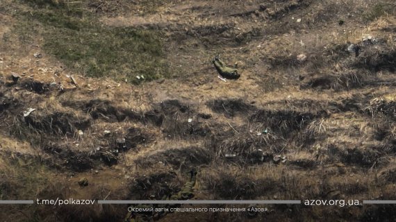 Бійці полку "Азов"  звітують  про ліквідацію окупантів у Маріуполі