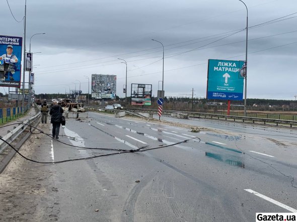 Людей з Ірпені виводили через міст