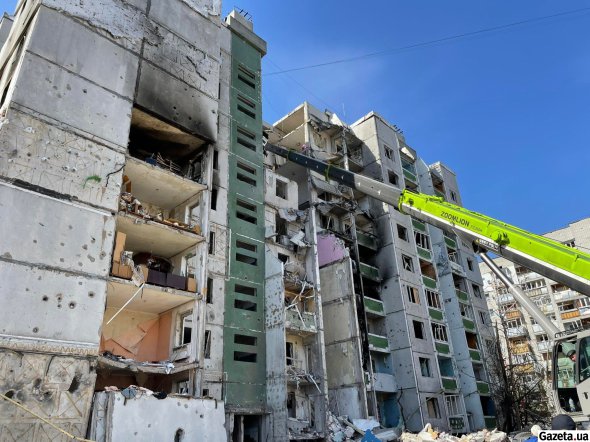 Многоэтажка на ул. Черновола в Чернигове. В результате ракетного удара погибли по меньшей мере 50 человек