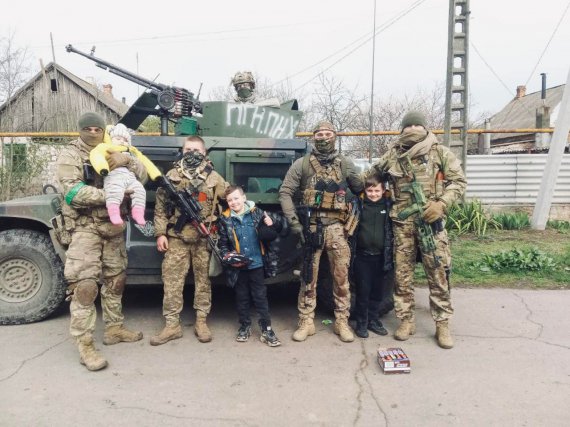 Военные 80-й отдельной десантно-штурмовой бригады из Львова разбили вражескую колонну в Николаевской области