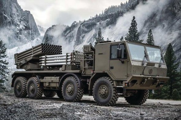 Чехія передала Україні реактивні системи залпового вогню RM-70, а також самохідні гаубиці ”Дана”. Реактивні системи RM-70 — чехословацький варіант радянських ”Градів”. Мають 40 ракет і можуть давати повторний залп. Раніше Чехія надала Україні танки та бойові машини.