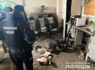 У Ладижині чоловік зберігав зброю на СТО, ховав її у машині