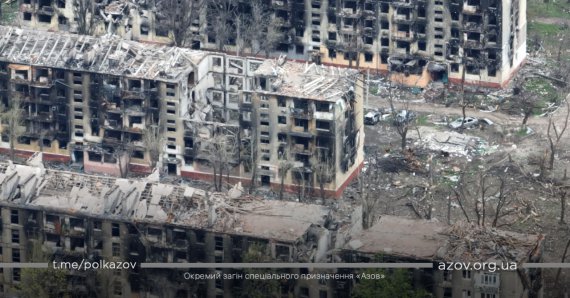 Бійці полку "Азов" показли свіжі фото розбитого й випаленого Маріуполя