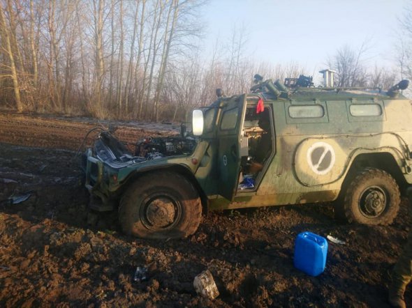 25 марта украинские военные разбили колонну российской техники с отметками "О" в Черниговской области. Фото: Facebook.com/kommander.nord