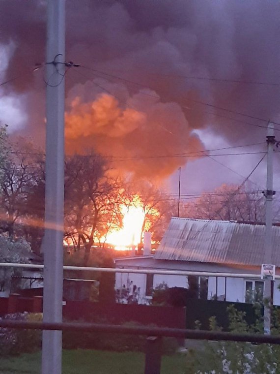 Пожежа на нафтобазі в Донецьку 
