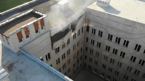 30 апреля враг обстрелял жилые кварталы, больницу и промысловую зону Немышлянского района города Харькова