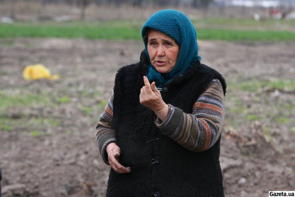 Екатерина Булгак жила в Большой Дымерке все время под оккупацией. Женщина ухаживала за больной мамой, которую не раз спасала от обстрелов