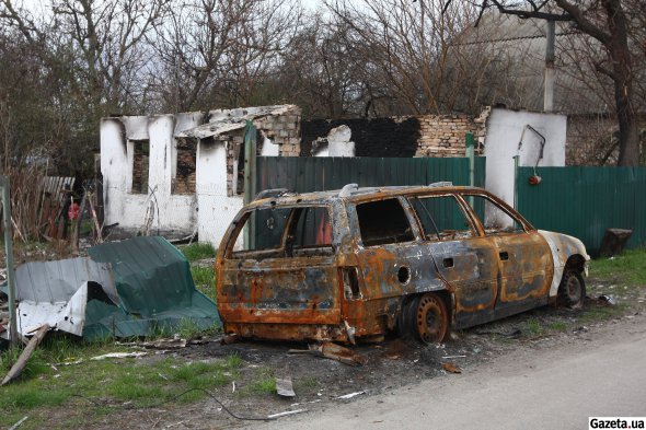 Понад 200 будинків у селищі зруйновані унаслідок обстрілів