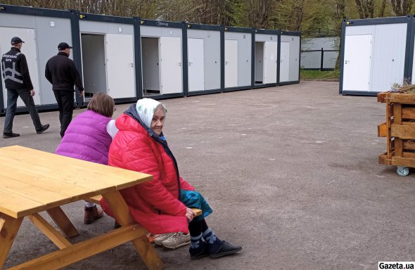 У модульному містечку чимало людей старшого віку, яких вивезли родичі подалі від війни