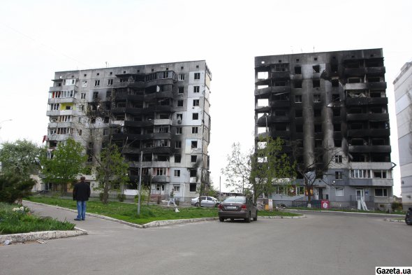 Россияне сбрасывали на жилые дома авиабомбы и баллистические ракеты. Под завалами домов погиб как минимум 41 человек
