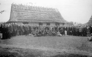 Члени Організації українських націоналістів і вояки Української повстанської армії відзначили Свято зброї на хуторі Ясенів біля села Яблунів — нині Самбірський район на Львівщині, 31 серпня 1944 року. Серед учасників тодішніх українських патріотичних рухів це свято було одним із трьох головних поряд із Днем Соборності та Днем Героїв