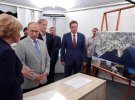 Президент страны-агрессора РФ Владимир Путин и Игорь Зеленский слушают доклад о проекте "музейного и театрально-образовательного комплексов" во временно оккупированном Севастополе, 2018 год.