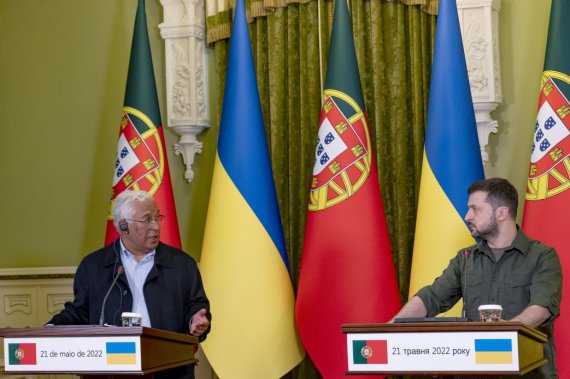 Президент Украины Владимир Зеленский встретился в Киеве с премьер-министром Португалии Антониу Коштой.