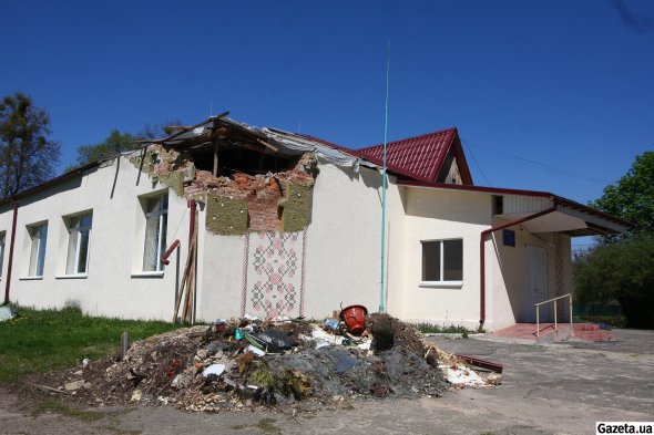 Росіяни обстріляли мінометним вогнем школу у селі Микуличі