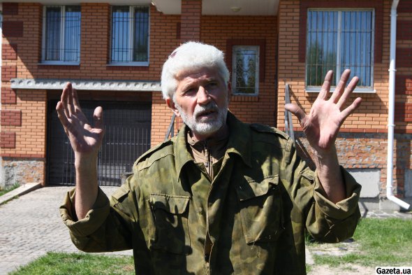 Иван Ковальчук жил в Микуличах во время оккупации. Мужчине было нечего есть. Поэтому он разводил муку с водой и так выживал