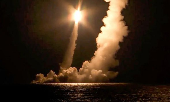Российские испытания межконтинентальной баллистической ракеты, запущенной с атомной подводной лодки в 2020 году 