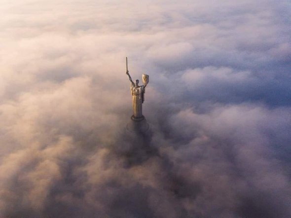 Родина-мать часто фигурирует в работах фотохудожников