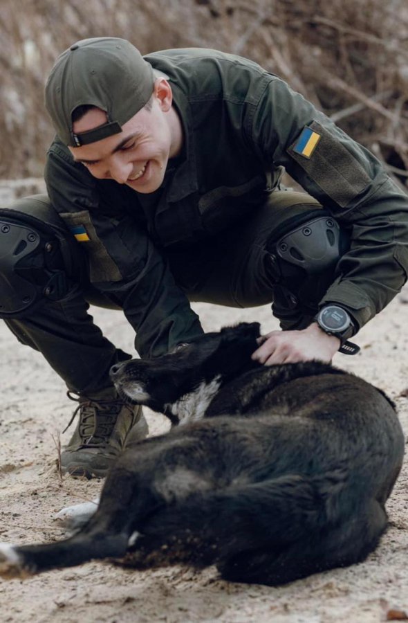 Довгоочікувана зустріч патрульного роти ТОР Володимира Сімонова з його собакою.