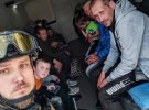 Патрульные полицейские спасли людей в Лисичанске.