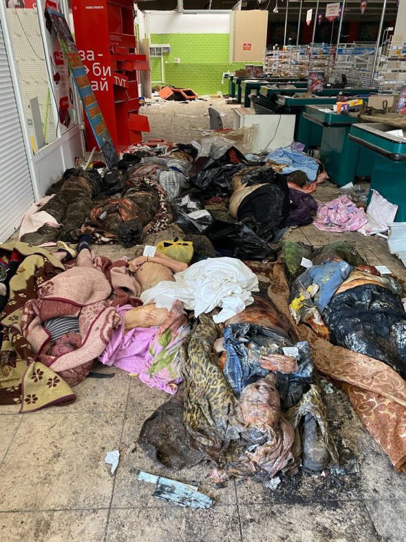 Тела погибших просто сваливают, как мусор. Фото: Телеграмм «Мариуполь сейчас»