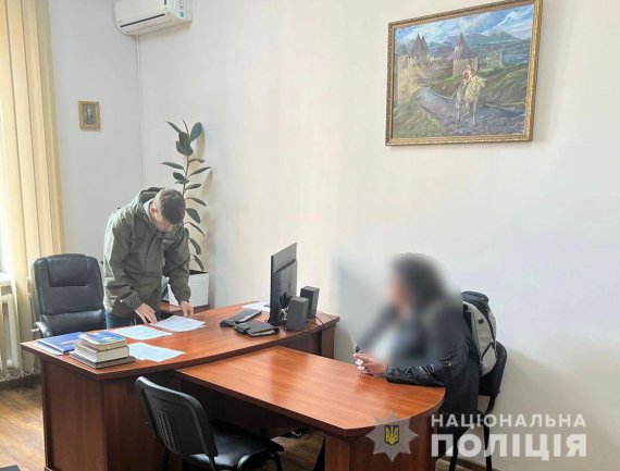 Депутат намагалася продати автомобіль, який надали для українських військових